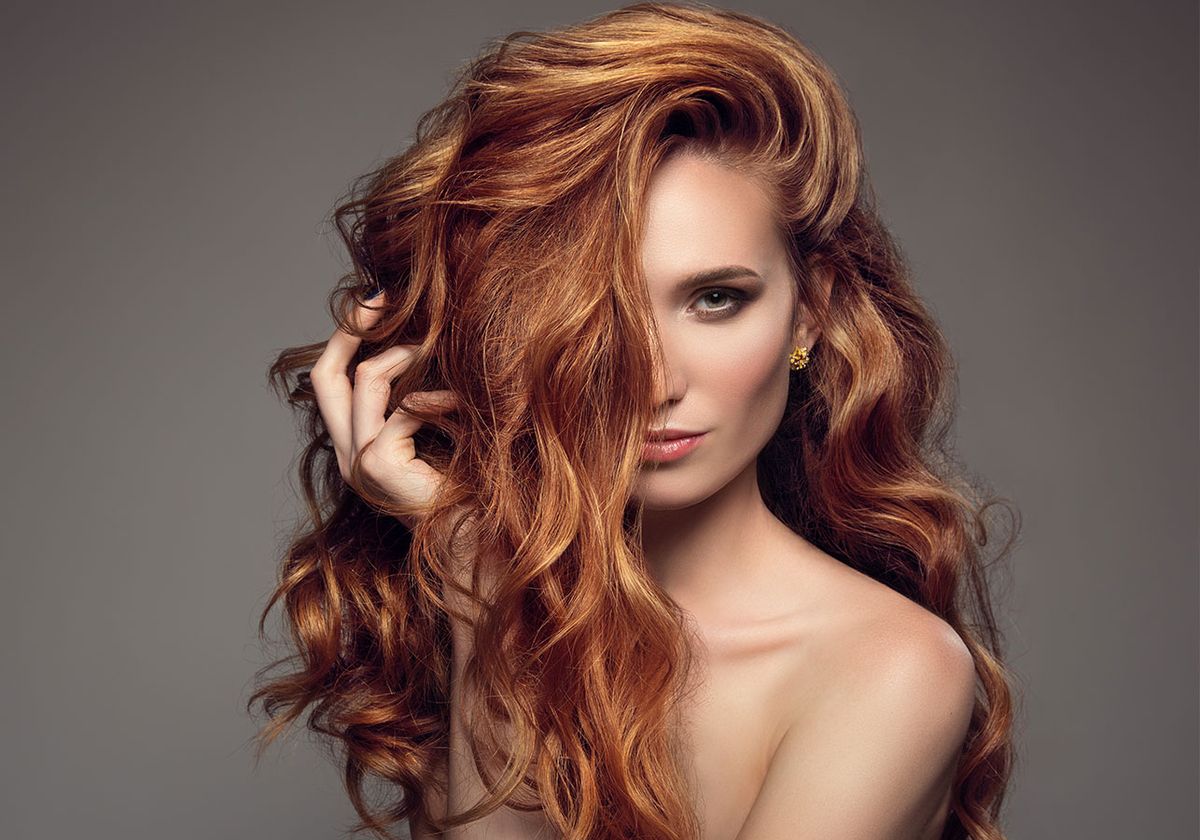 Frau mit langen Haaren